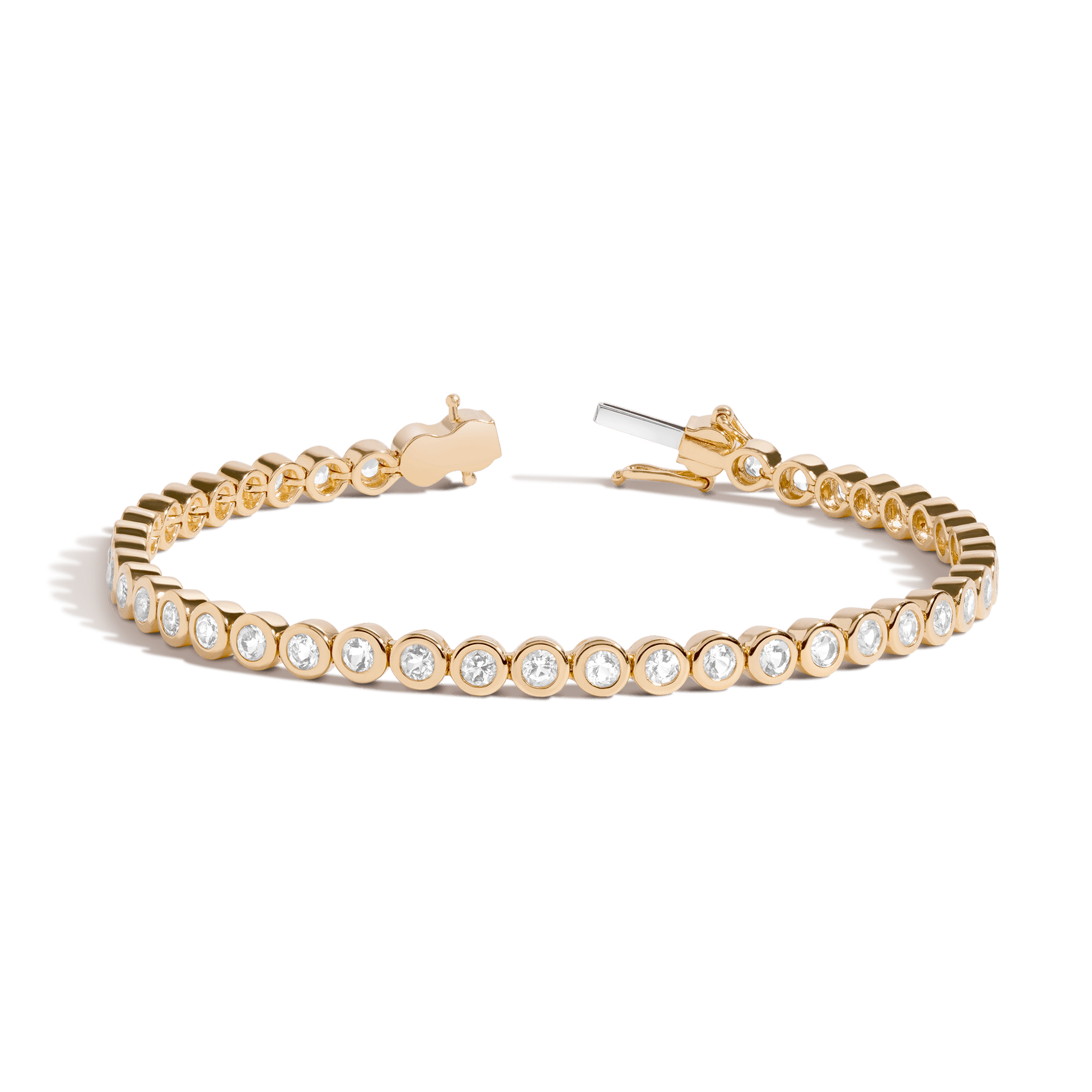 Premium diamond tennis bracelet designed for refined luxury styling and timeless everyday elegance