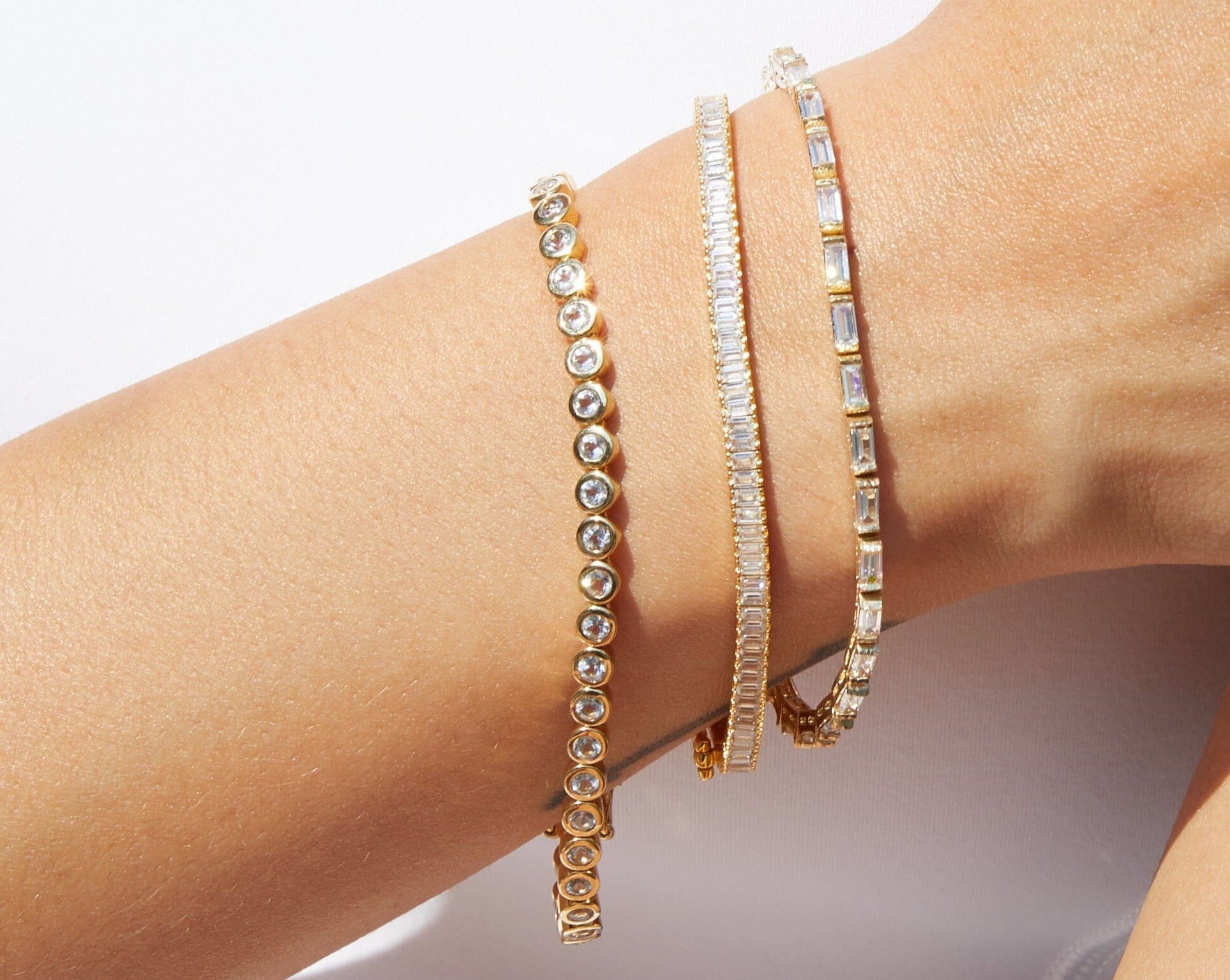 Premium diamond-inspired bracelet crafted for modern elegance and refined tennis lifestyle accessorizing